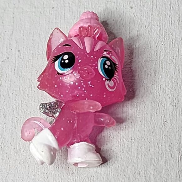 GENUINE HATCHIMALS COLLEGGTIBLES, SEASON 6.5 ROYAL SNOW BALL FROSTY PINK LYNX - Picture 1 of 5